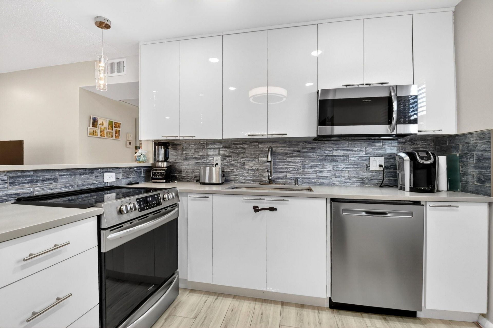 209 Somerset K, West Palm Beach, FL 33417 Photo