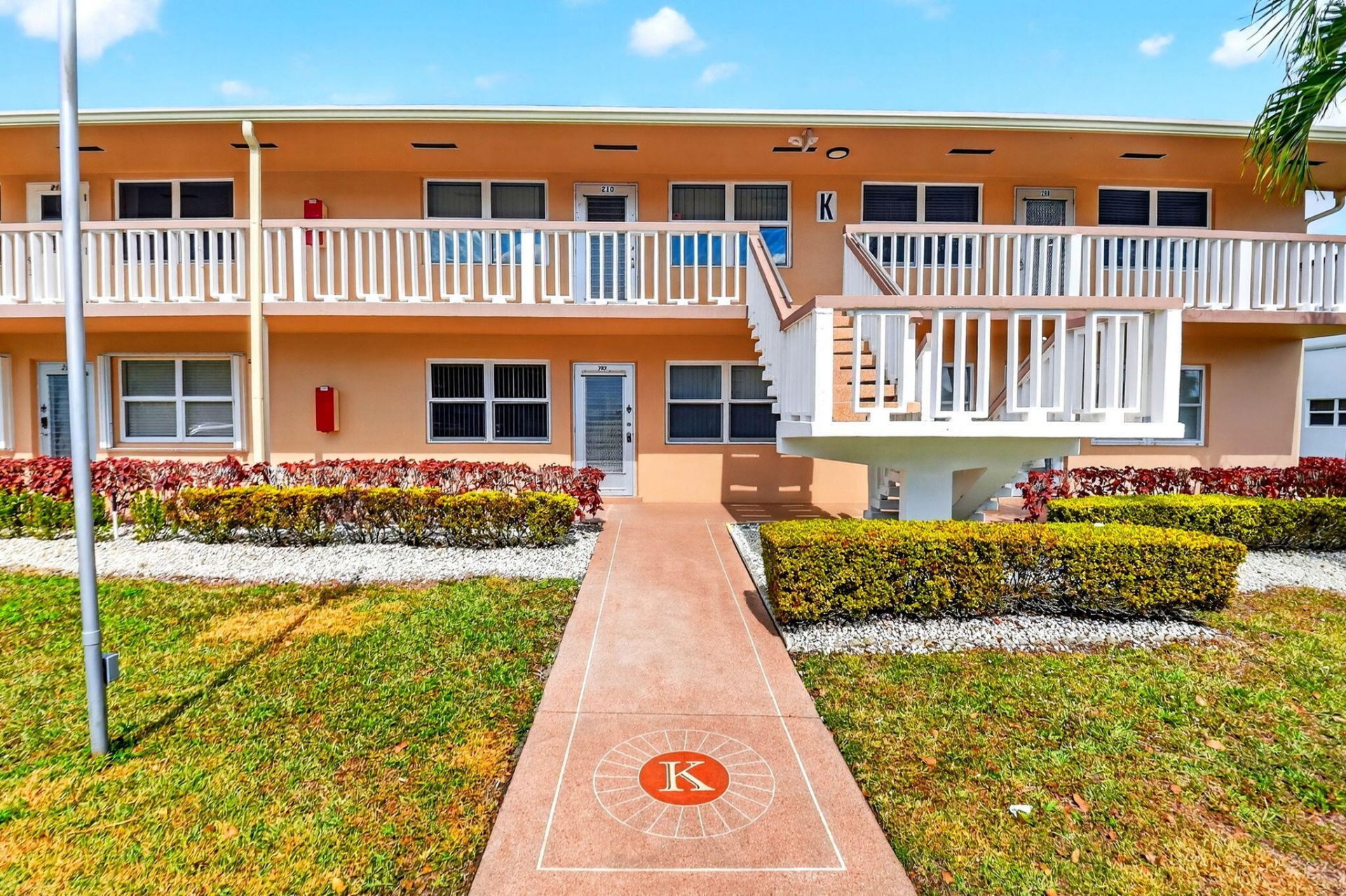 209 Somerset K, West Palm Beach, FL 33417 Photo