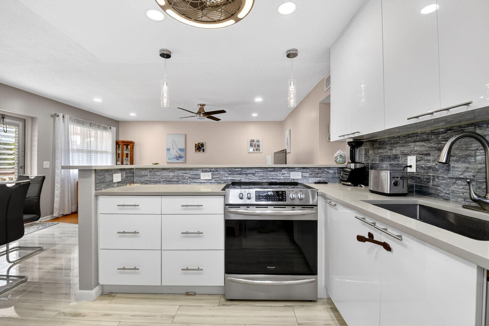 209 Somerset K, West Palm Beach, FL 33417 Photo