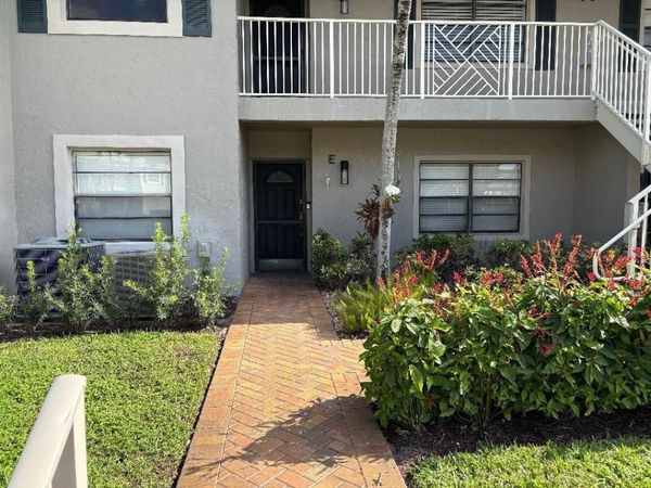 50 Stratford Lane, Unit E, Boynton Beach, FL 33436