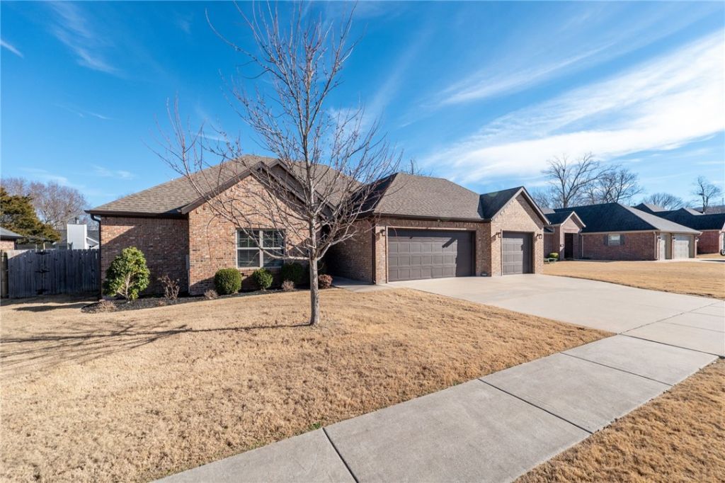 1796 S Harding Place, Fayetteville, AR 72701 Main Photo