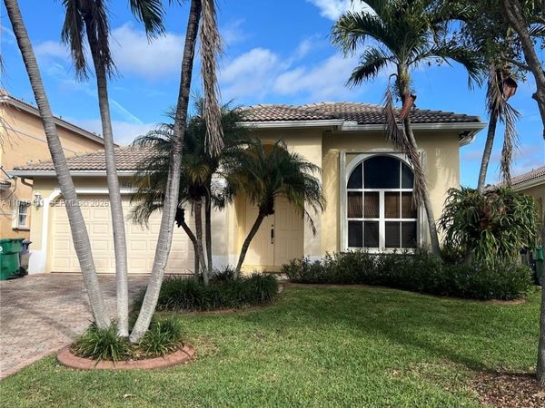 9047 SW 161st Ter, Unit 9047, Palmetto Bay, FL 33157