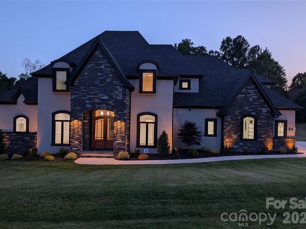 110 Hunts Landing Drive, Mooresville, NC 28117