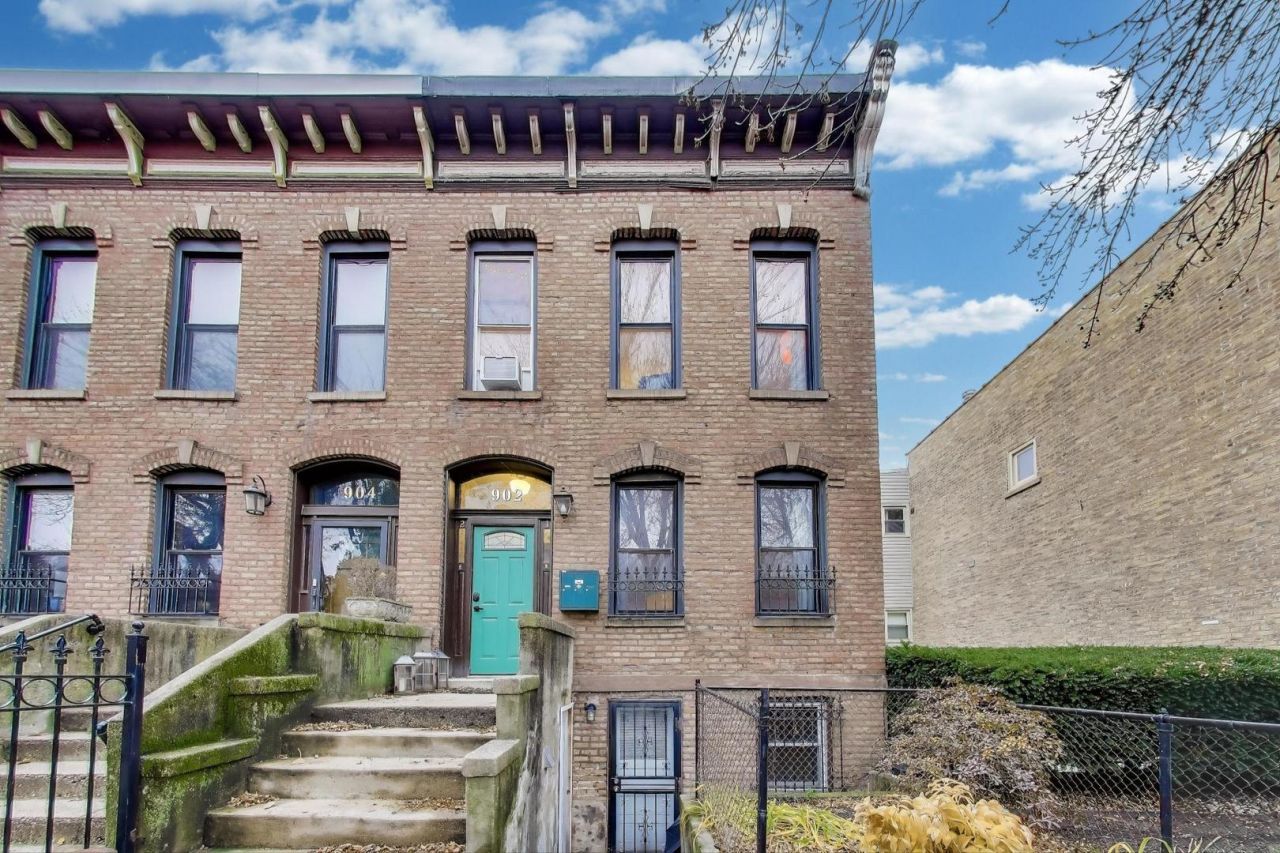 902 S Claremont Avenue, Chicago, IL 60612 Main Photo