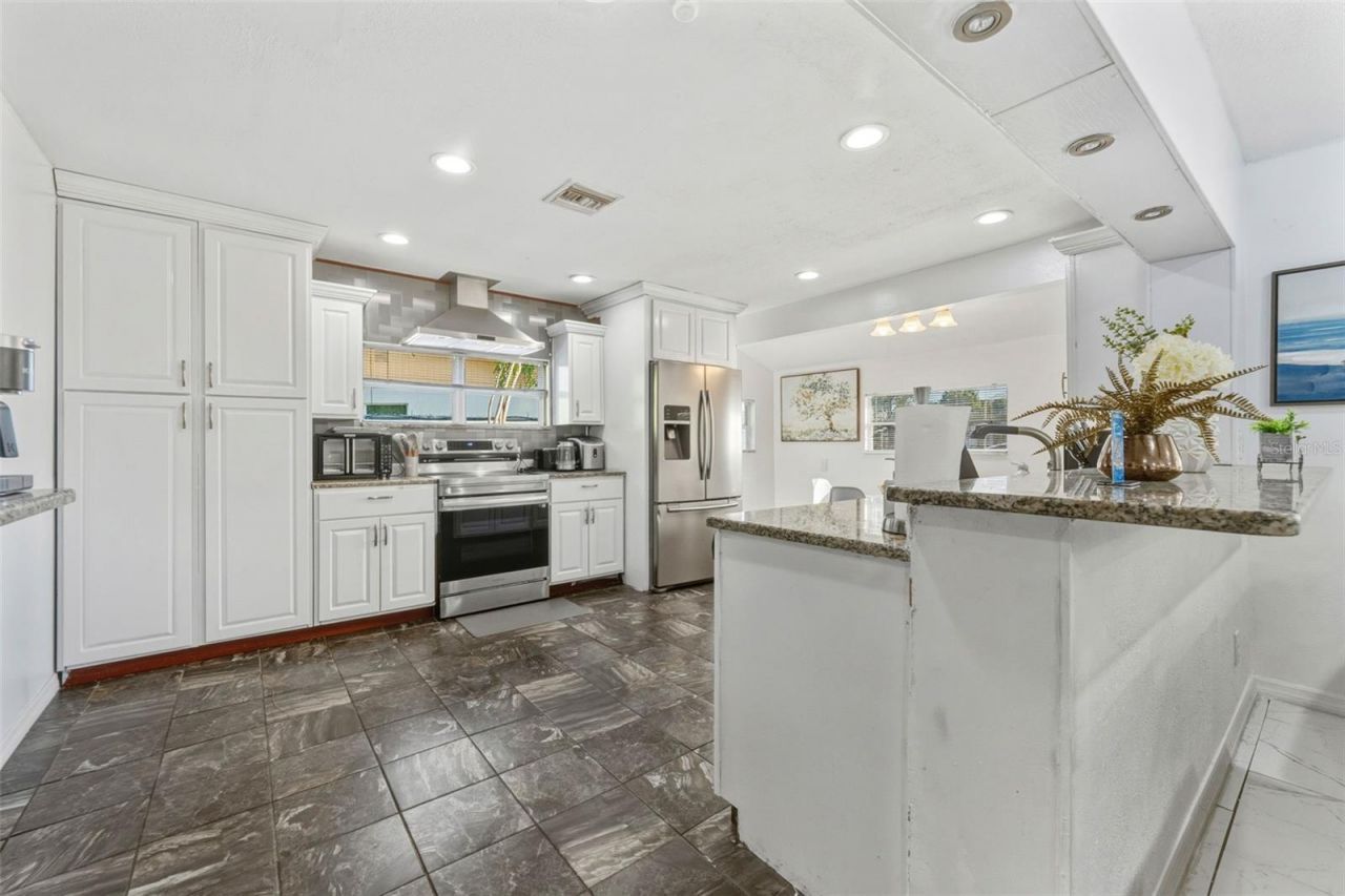 5017 Stolls Avenue, Tampa, FL 33615 Photo
