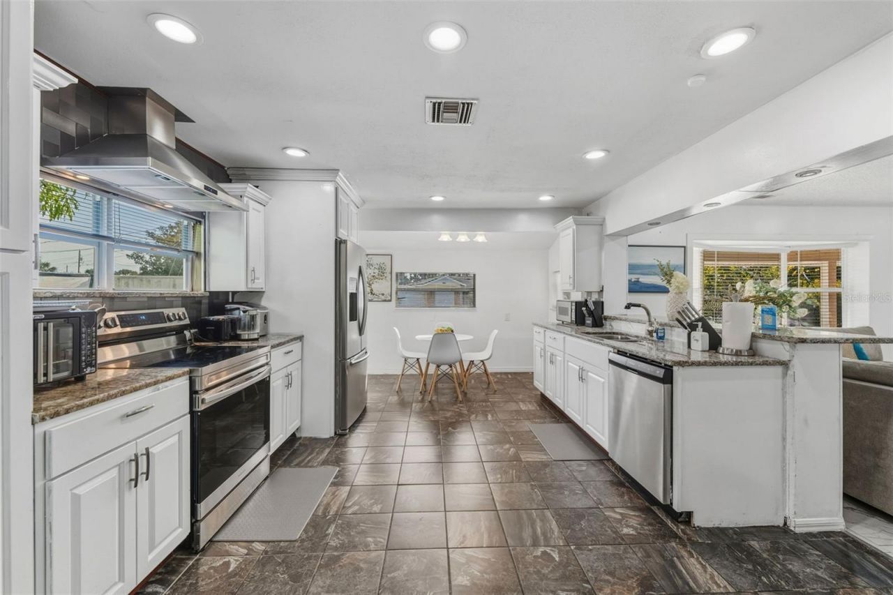 5017 Stolls Avenue, Tampa, FL 33615 Photo