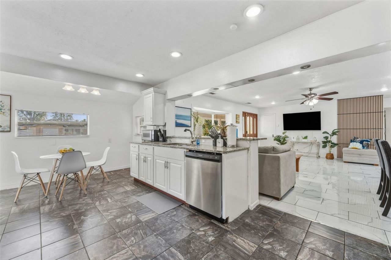 5017 Stolls Avenue, Tampa, FL 33615 Photo