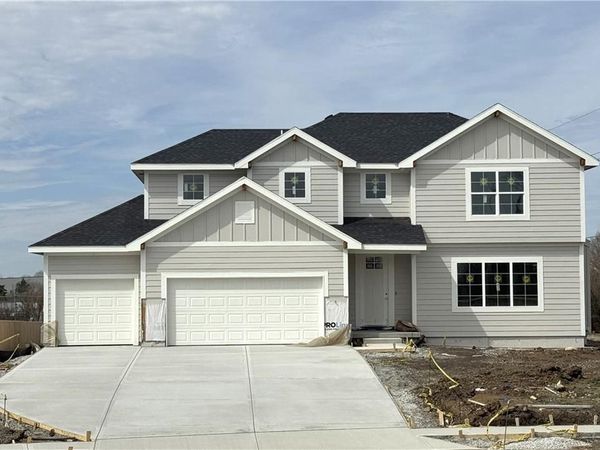 20702 Emerald Street, Spring Hill, KS 66083