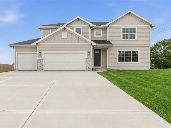 20702 Emerald Street, Spring Hill, KS 66083