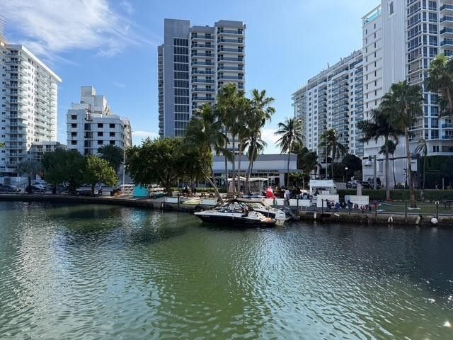 2421 Lake Pancoast Dr, Unit EG, Miami Beach, FL 33140 Photo