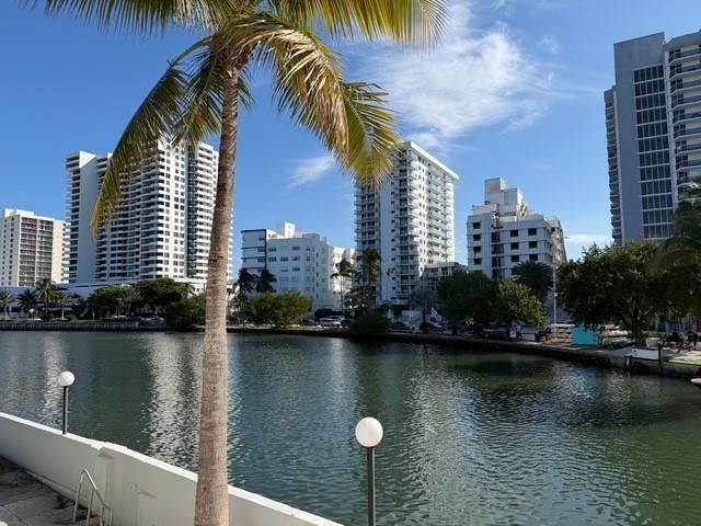 2421 Lake Pancoast Dr, Unit EG, Miami Beach, FL 33140 Photo