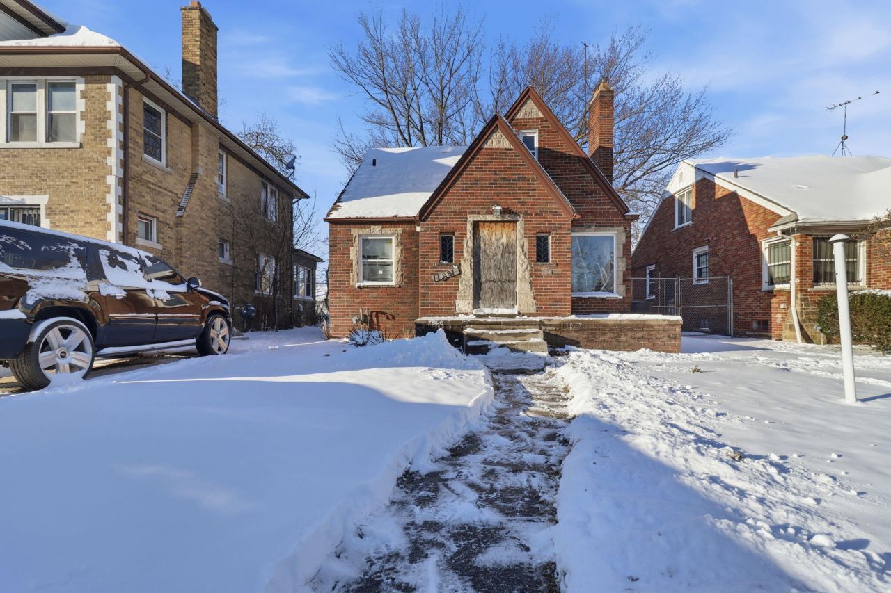 11091 Wilshire Drive, Detroit, MI 48213 Main Photo