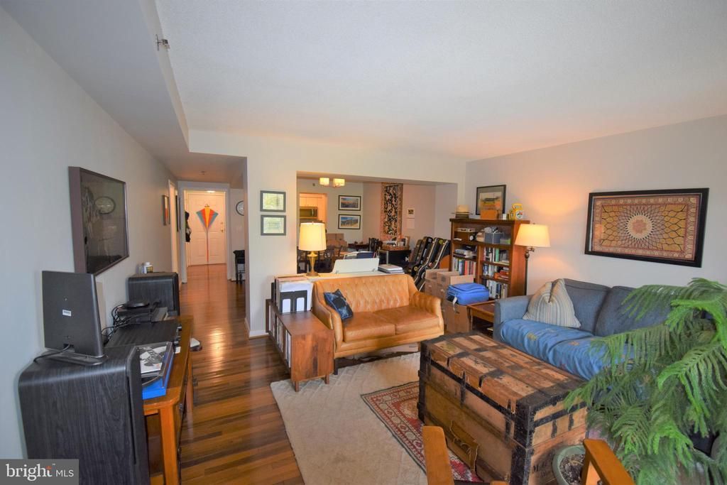 610 N West Street, Unit 308, Alexandria, VA 22314 Main Photo