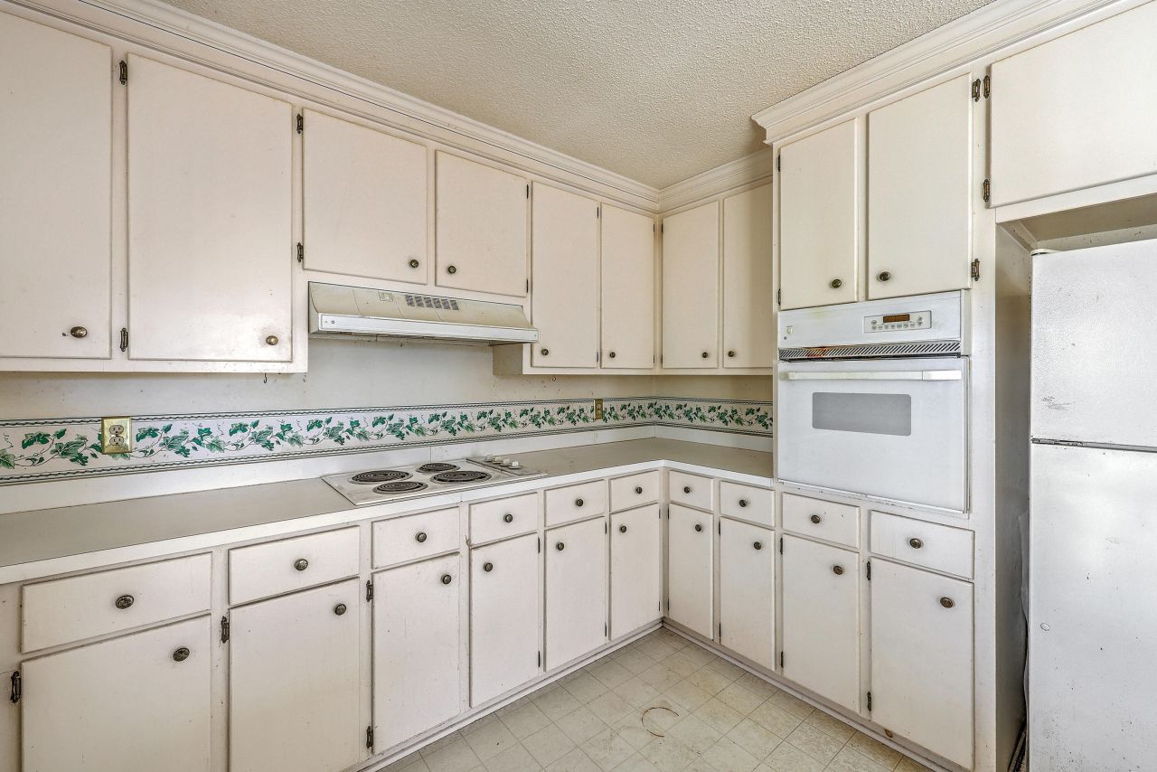 131 S Cove Drive Photo 11