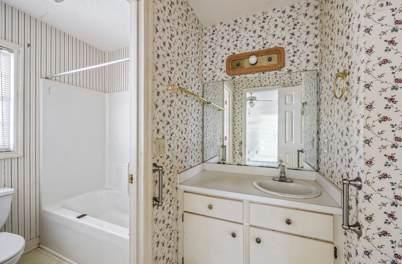 131 S Cove Drive Photo 15