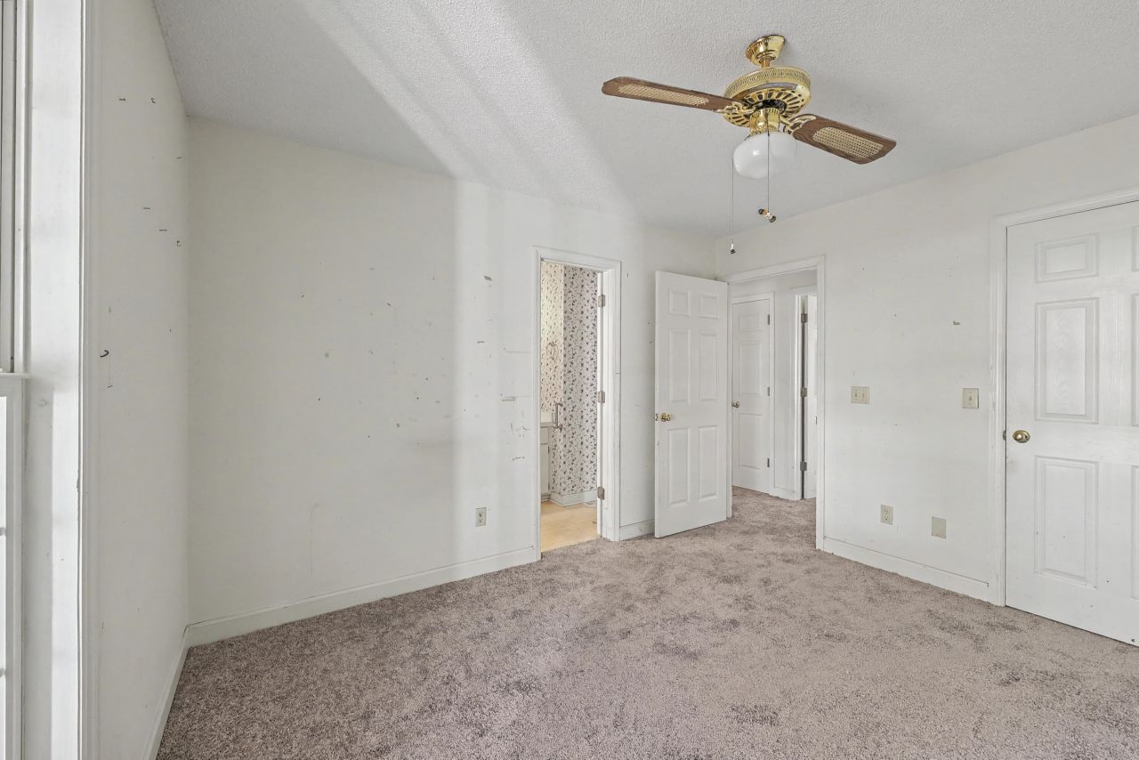 131 S Cove Drive Photo 16