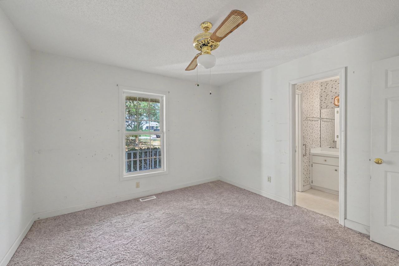 131 S Cove Drive Photo 17