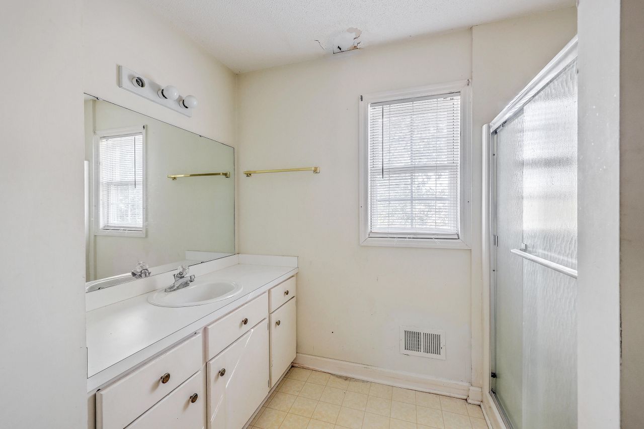 131 S Cove Drive Photo 24