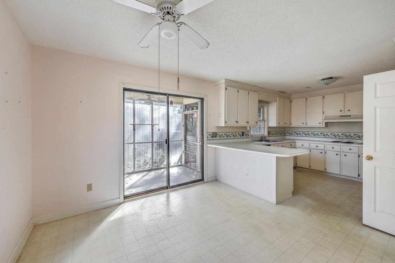 131 S Cove Drive Photo 9