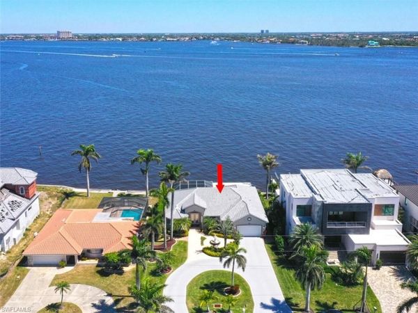 5727 Riverside DR, CAPE CORAL, FL 33904