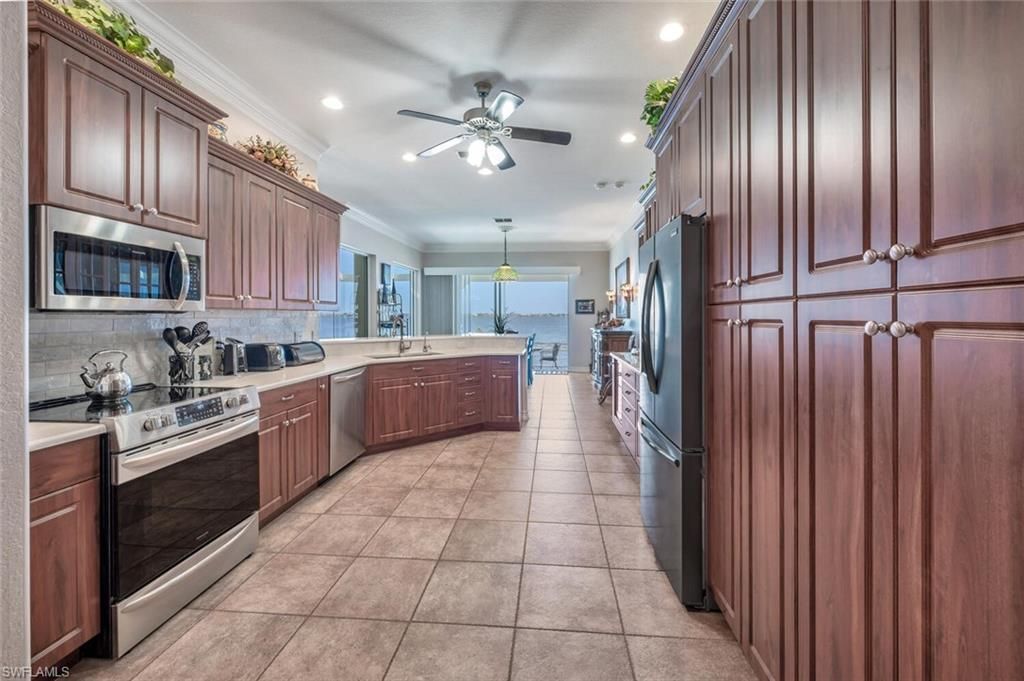 5727 Riverside Dr, Cape Coral, FL 33904 Photo