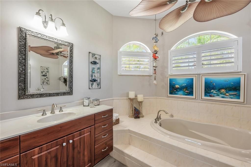 5727 Riverside Dr, Cape Coral, FL 33904 Photo