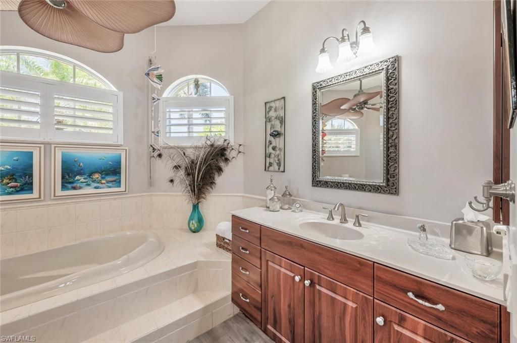 5727 Riverside Dr, Cape Coral, FL 33904 Photo