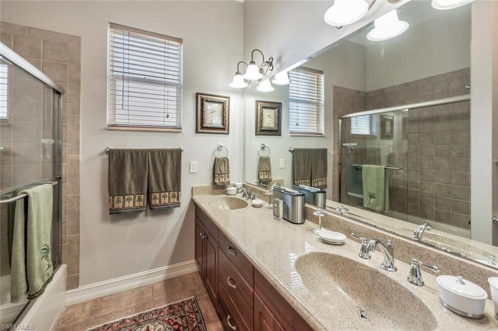 5727 Riverside Dr, Cape Coral, FL 33904 Photo