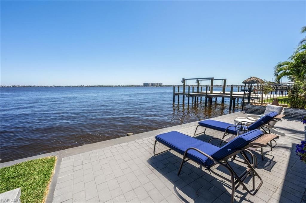 5727 Riverside Dr, Cape Coral, FL 33904 Photo