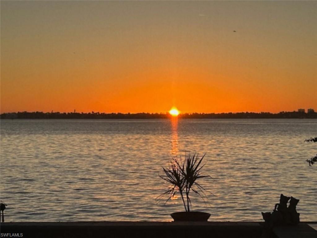 5727 Riverside Dr, Cape Coral, FL 33904 Photo