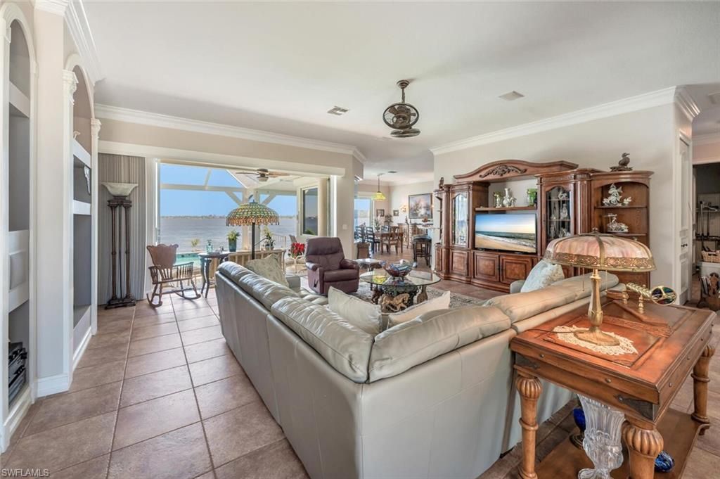 5727 Riverside Dr, Cape Coral, FL 33904 Photo