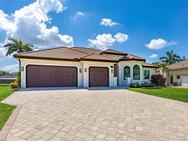 11781 Lady Anne CIR, CAPE CORAL, FL 33991