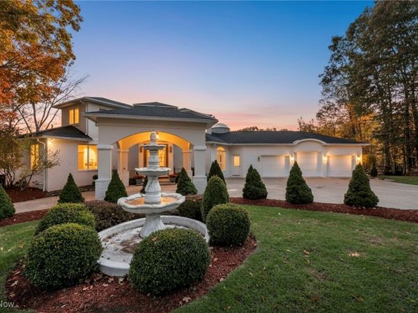 8709 Deer Creek Drive, Broadview Heights, OH 44147