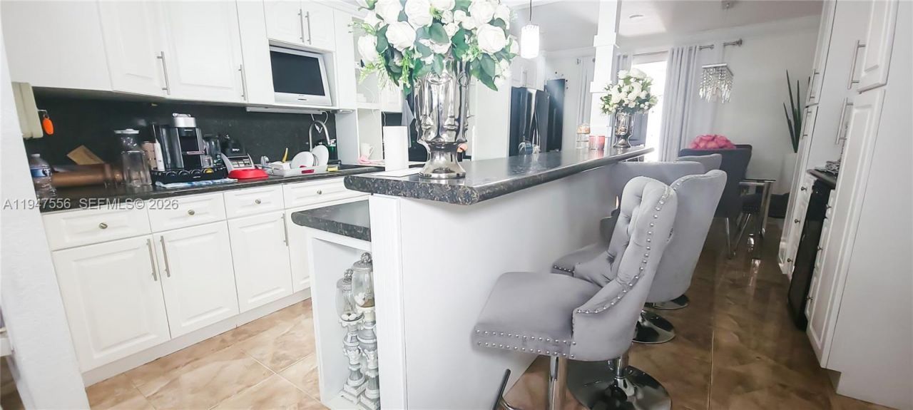 10330 NW 36th Ct, Miami, FL 33147 Photo