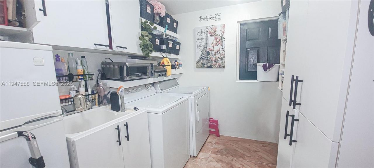 10330 NW 36th Ct, Miami, FL 33147 Photo