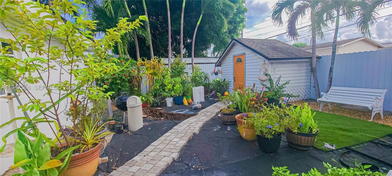 10330 NW 36th Ct, Miami, FL 33147 Photo