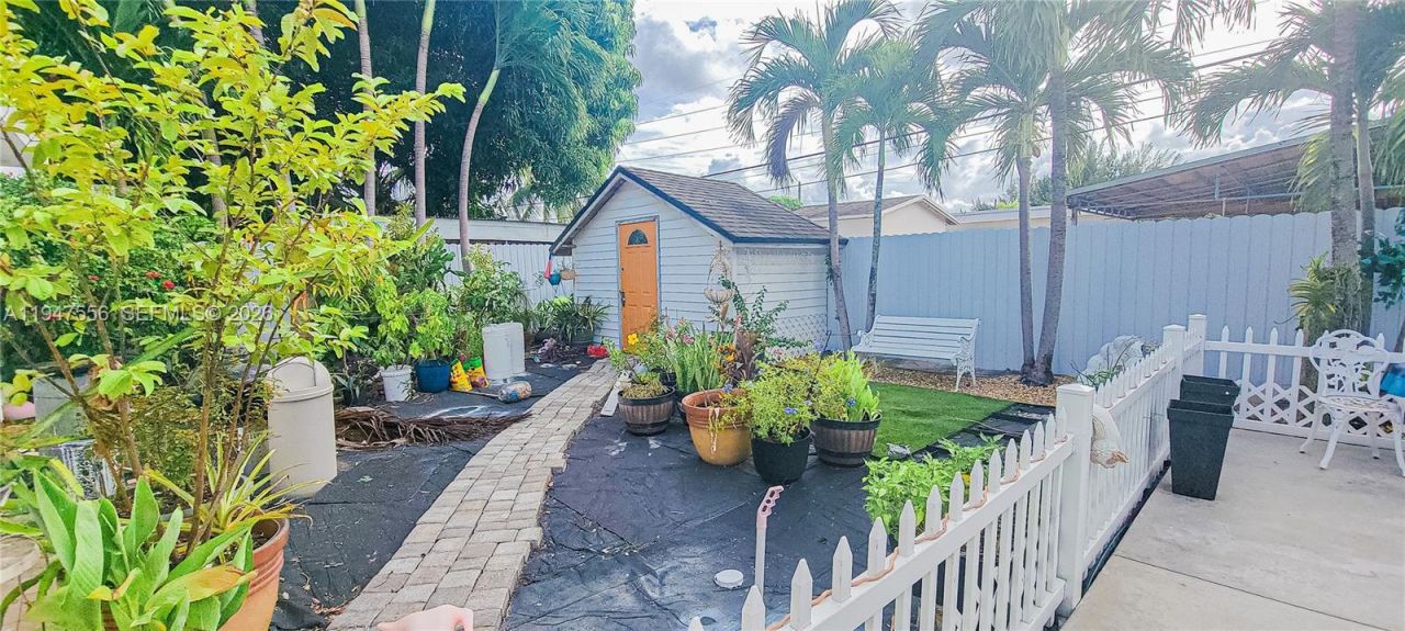 10330 NW 36th Ct, Miami, FL 33147 Photo