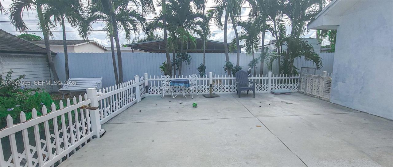 10330 NW 36th Ct, Miami, FL 33147 Photo