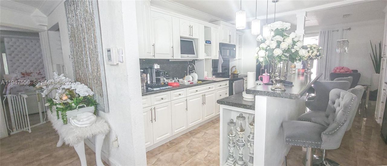 10330 NW 36th Ct, Miami, FL 33147 Photo