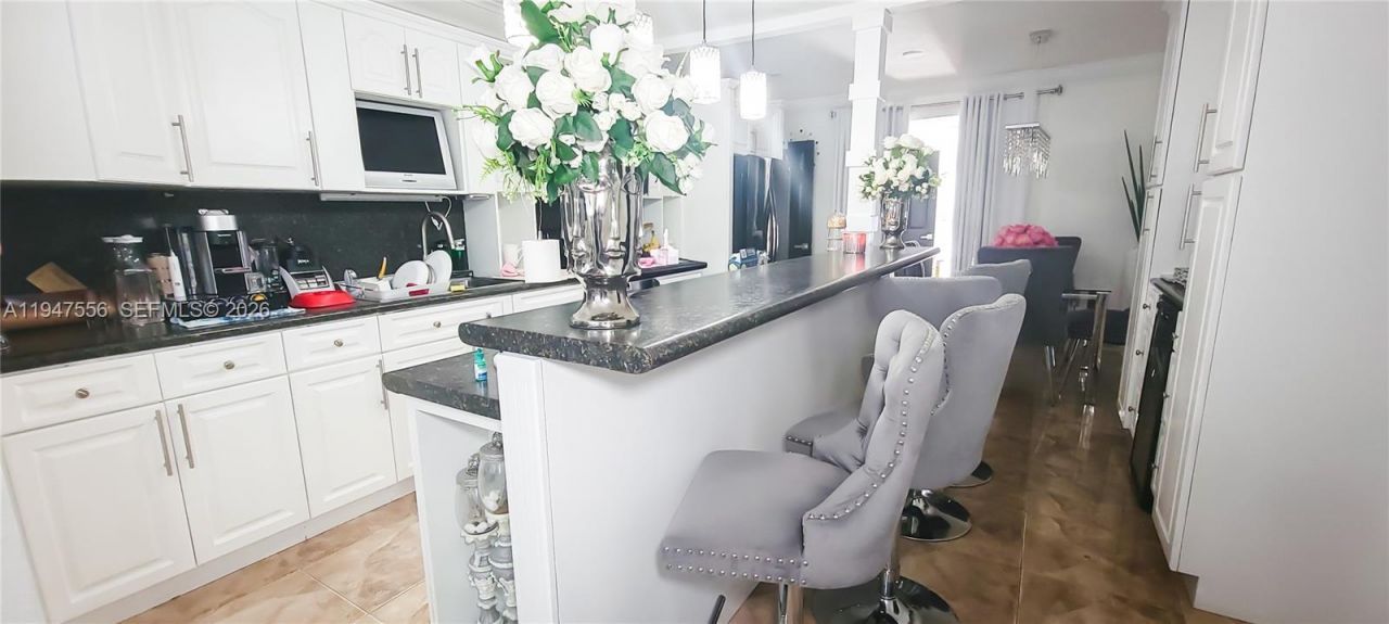 10330 NW 36th Ct, Miami, FL 33147 Photo