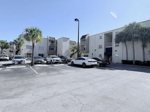 7775 SW 86th St, Unit F1-206, Miami, FL 33143
