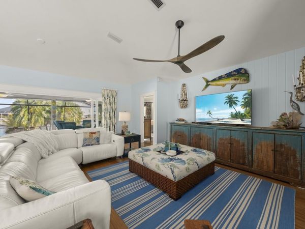 11940 Oakland Dr, Bokeelia, FL 33922