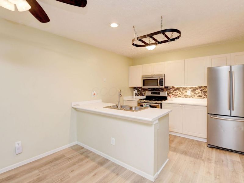 4704 Hobson Drive, Unit 4A, Columbus, OH 43228 Photo 12