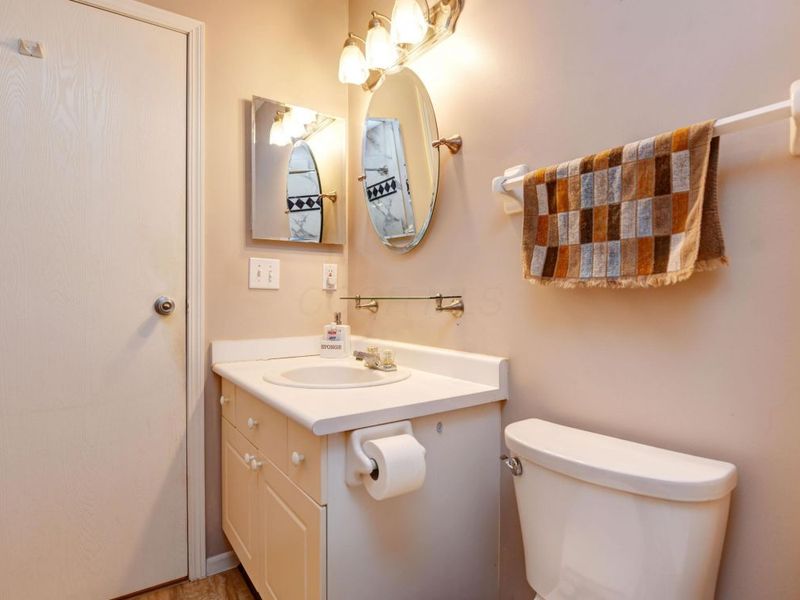 4704 Hobson Drive, Unit 4A, Columbus, OH 43228 Photo 27