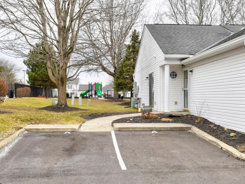 4704 Hobson Drive, Unit 4A, Columbus, OH 43228 Photo 3