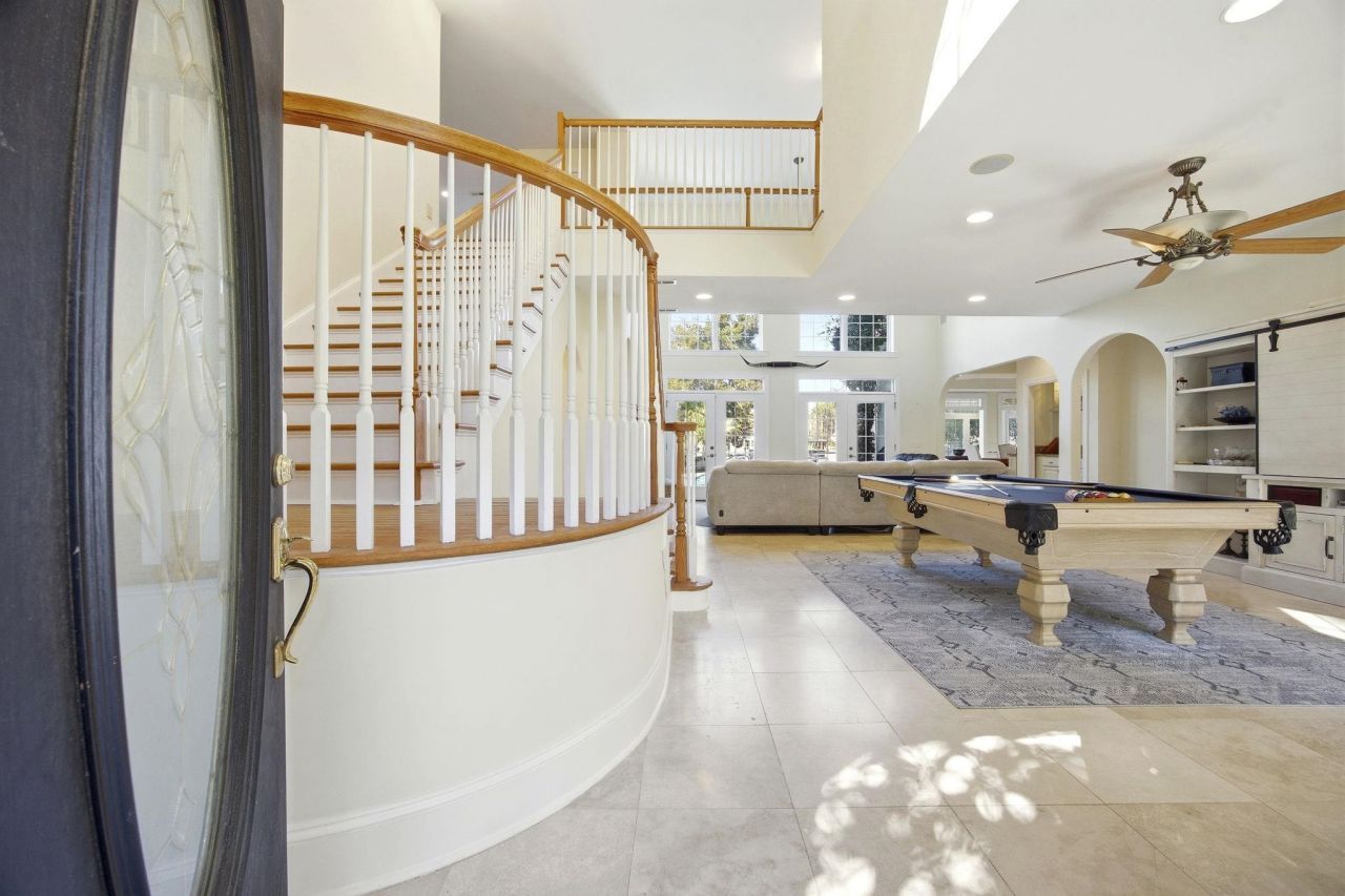 2397 River Rd. Photo 8