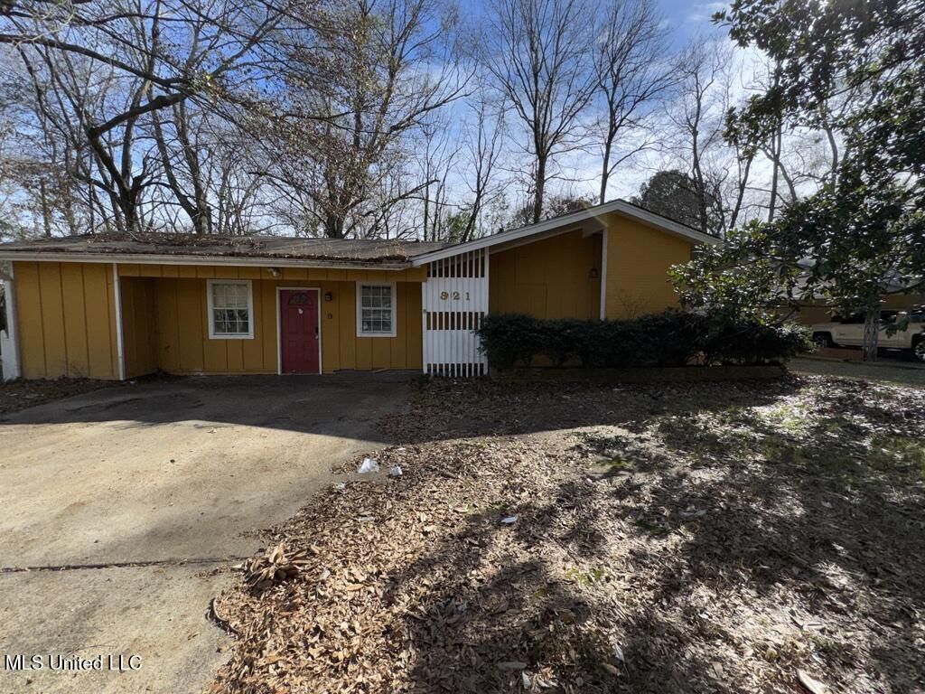 921 Westway Street, Jackson, MS 39212 Main Photo