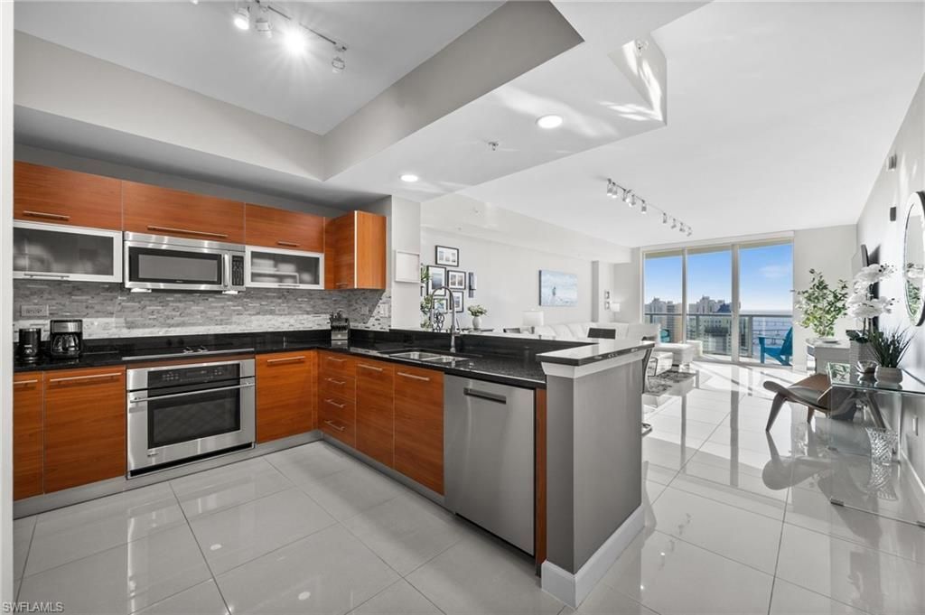 3000 Oasis Grand Blvd, Unit 2903, Fort Myers, FL 33916 Photo