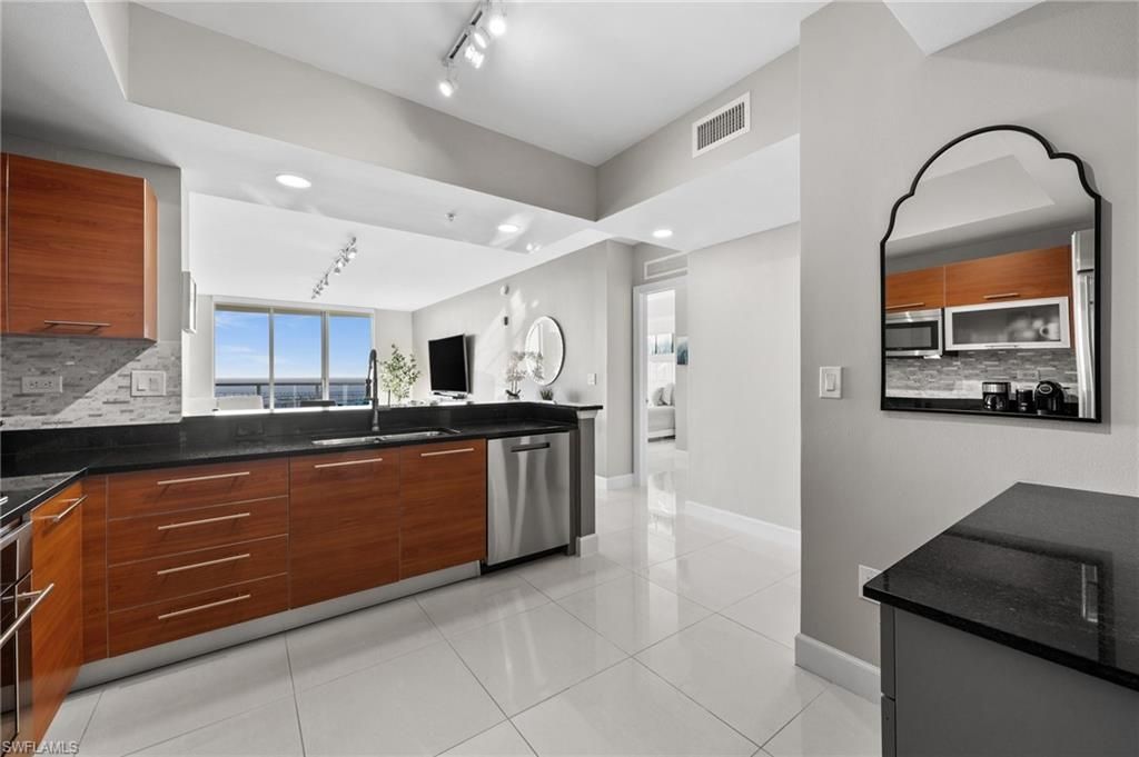 3000 Oasis Grand Blvd, Unit 2903, Fort Myers, FL 33916 Photo