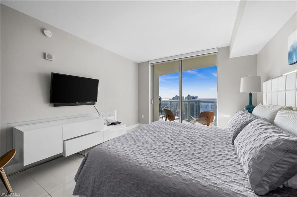 3000 Oasis Grand Blvd, Unit 2903, Fort Myers, FL 33916 Photo